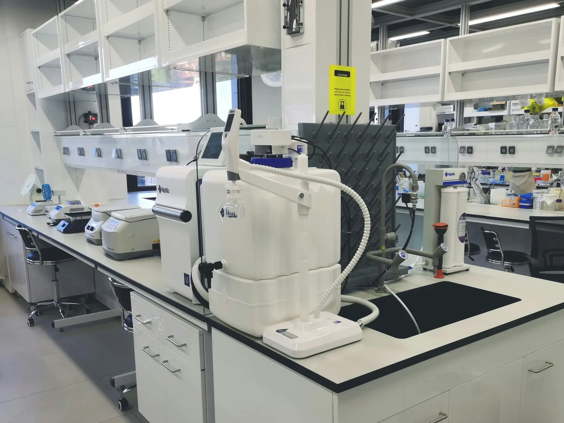 LABORATORIOS